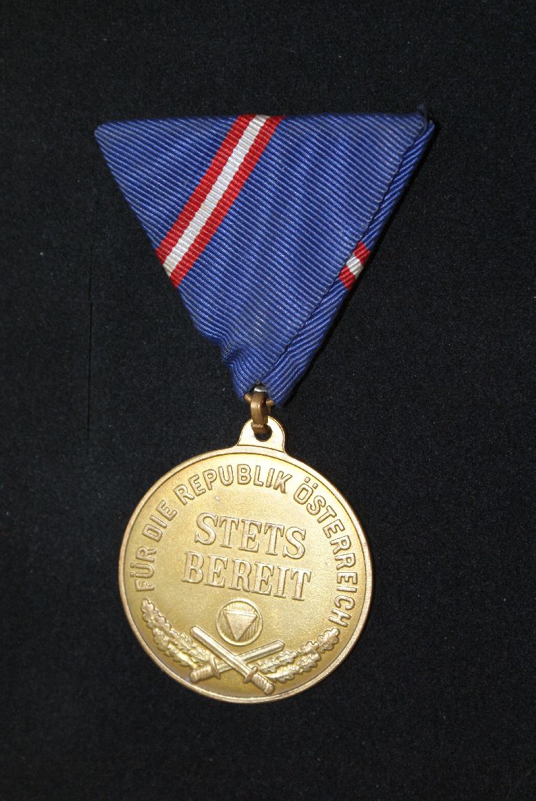 WDMB Avers.jpg WDMB Avers.jpg